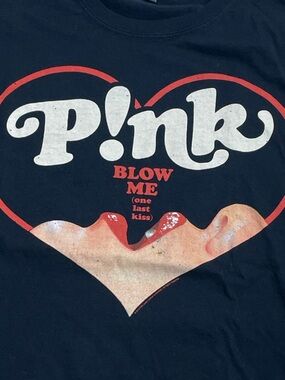 P!nk T-Shirt Blow Me One Last Kiss Black LG Pop Singer Casual 2013 Tour Merch